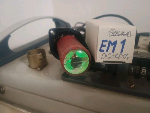 Em1 philips discreta - philips,